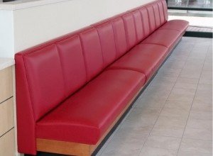 красные офисные диваны