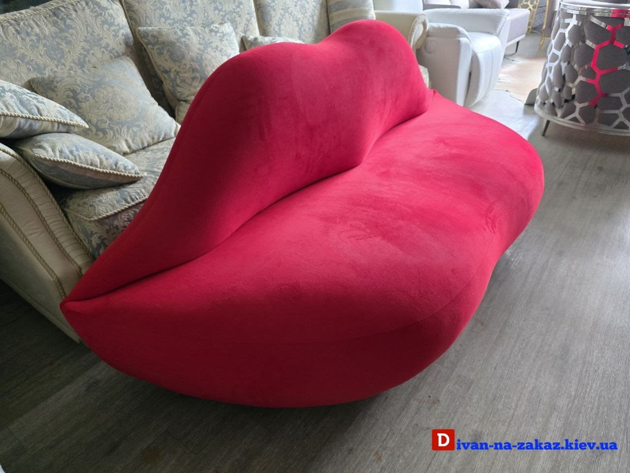 Диван Губы изготовление в Киеве