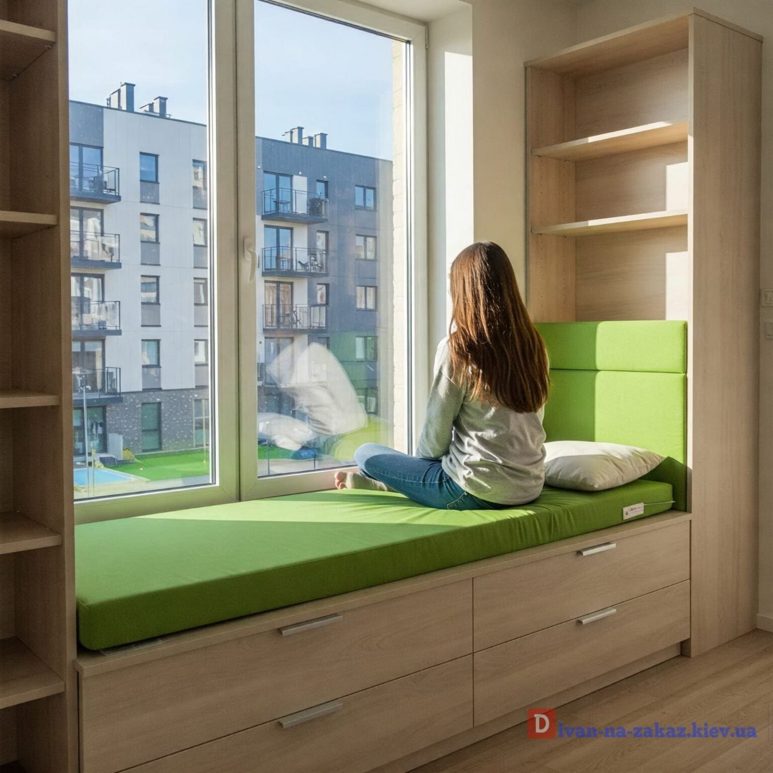 навколо вікна в дитячій Ірпінь