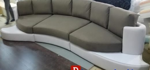 белый круглый диван в гостиничную