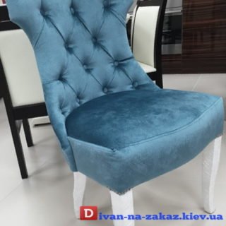 Раскошены стулья с каретной стяжкой