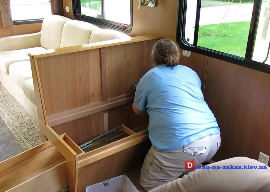 изготовить диван в треллер на заказ Киев